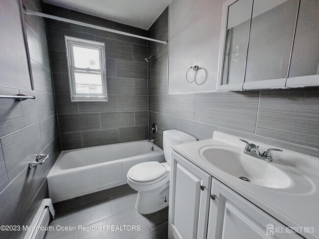 289 Main St in Spotswood, NJ - Building Photo - Building Photo