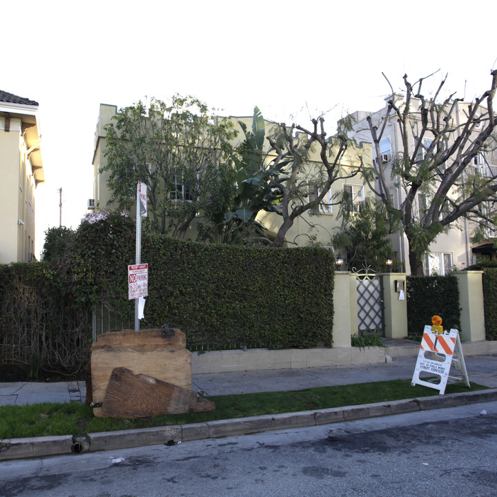 1930 Argyle Ave in Los Angeles, CA - Building Photo