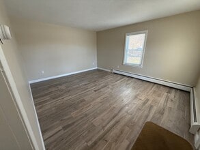 1592 Main St, Unit First Floor in Jefferson, MA - Building Photo - Building Photo