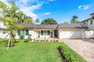 1070 Marble Way in Boca Raton, FL - Foto de edificio - Building Photo