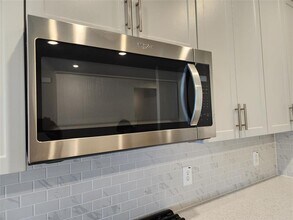 120 Greenspire Ln in Hutto, TX - Building Photo - Building Photo