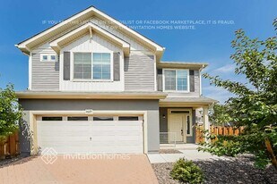 26177 E Byers Pl in Aurora, CO - Building Photo