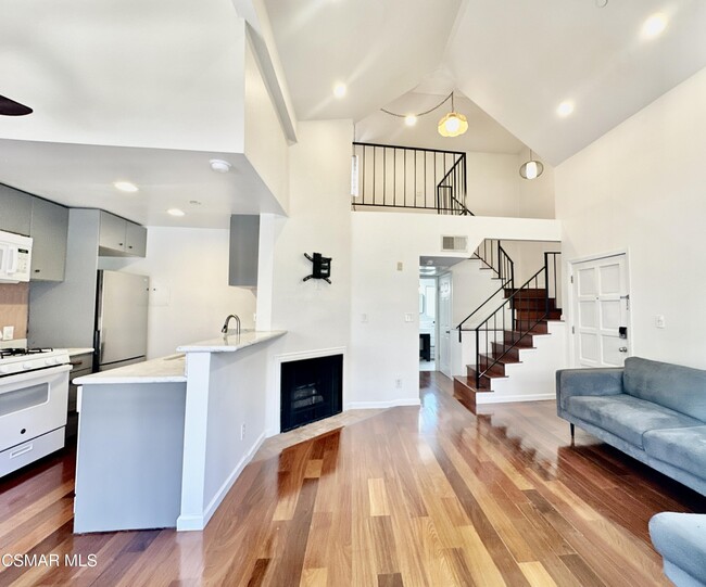 property at 1118 E Palmer Ave