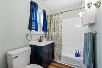 120B Little Pl in South Bound Brook, NJ - Foto de edificio - Building Photo