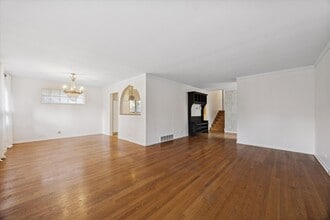 1340 Oak St in Western Springs, IL - Building Photo - Building Photo