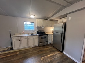 35 Fountain Cir in Woodstock, GA - Foto de edificio - Building Photo