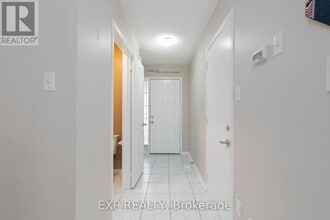 537 Heddle Crescent in Newmarket, ON - Building Photo - Building Photo