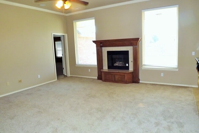729 Dana Dr in Yukon, OK - Building Photo - Building Photo