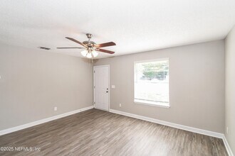 1533 Raven Dr S in Jacksonville, FL - Building Photo - Building Photo