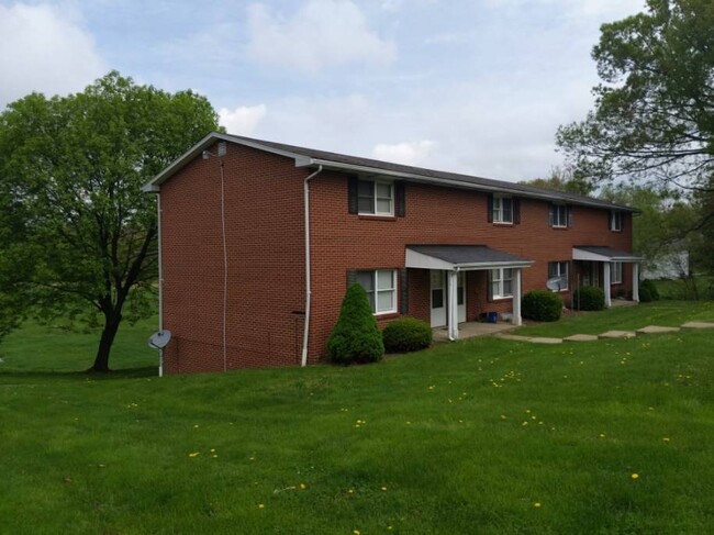 99 Kassal St, Unit 86 in Homer City, PA - Foto de edificio - Building Photo