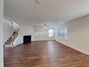 330 Meadows Ln in Canton, GA - Building Photo - Building Photo