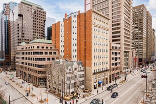 Le Château Nasso in Montréal, QC - Building Photo