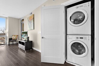 3718 Midtown Dr in Tampa, FL - Foto de edificio - Building Photo