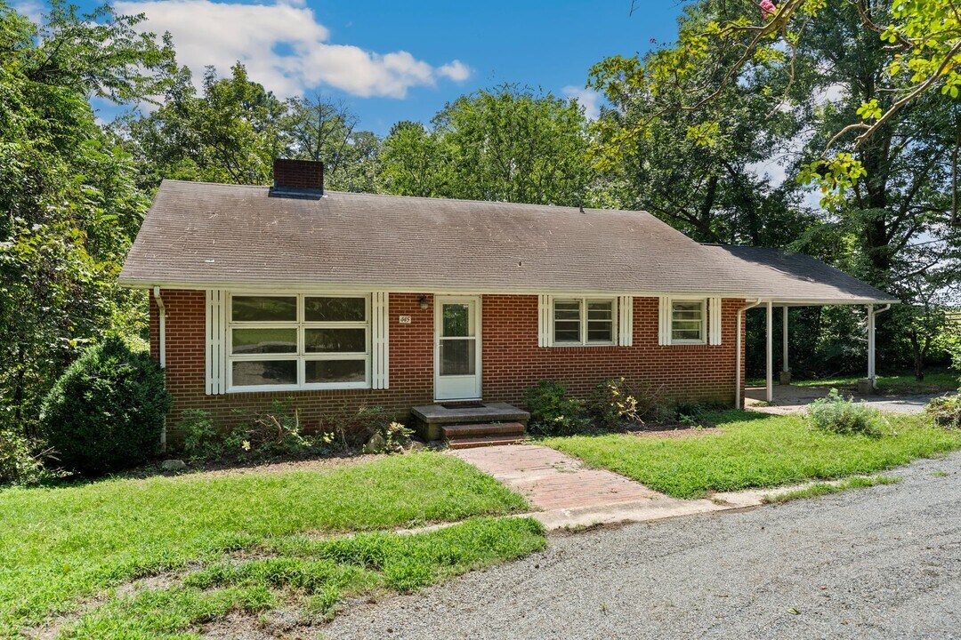 445 Northside Dr in Chapel Hill, NC - Building Photo