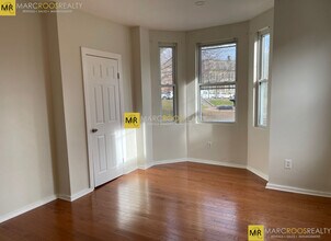 179 Putnam St, Unit 1 in Boston, MA - Foto de edificio - Building Photo