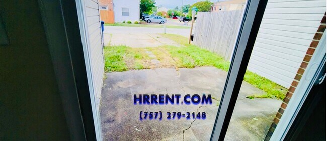 5534 New Colony Dr in Virginia Beach, VA - Building Photo - Building Photo