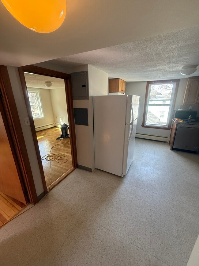 22 8th St, Unit 3 in Cambridge, MA - Foto de edificio - Building Photo