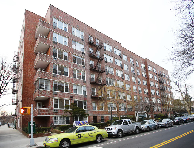 Glenn Briar in Brooklyn, NY - Foto de edificio - Building Photo