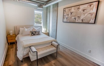 Jade Apartments in Ottawa, ON - Foto de edificio - Building Photo