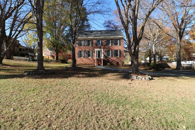 8193 Steeplechase Cir in Clemmons, NC - Building Photo - Building Photo