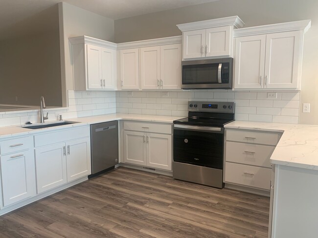 7001 Claystone Dr in Lincoln, NE - Building Photo - Building Photo