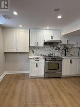 2456 Brasilia Cir in Mississauga, ON - Building Photo - Building Photo