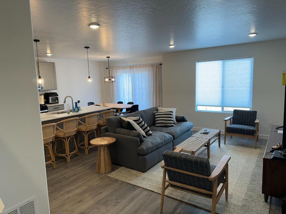 603 N Scuttlebutt Ln in Saratoga Springs, UT - Building Photo