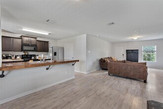 120 Farmer Cv in Jarrell, TX - Building Photo - Building Photo