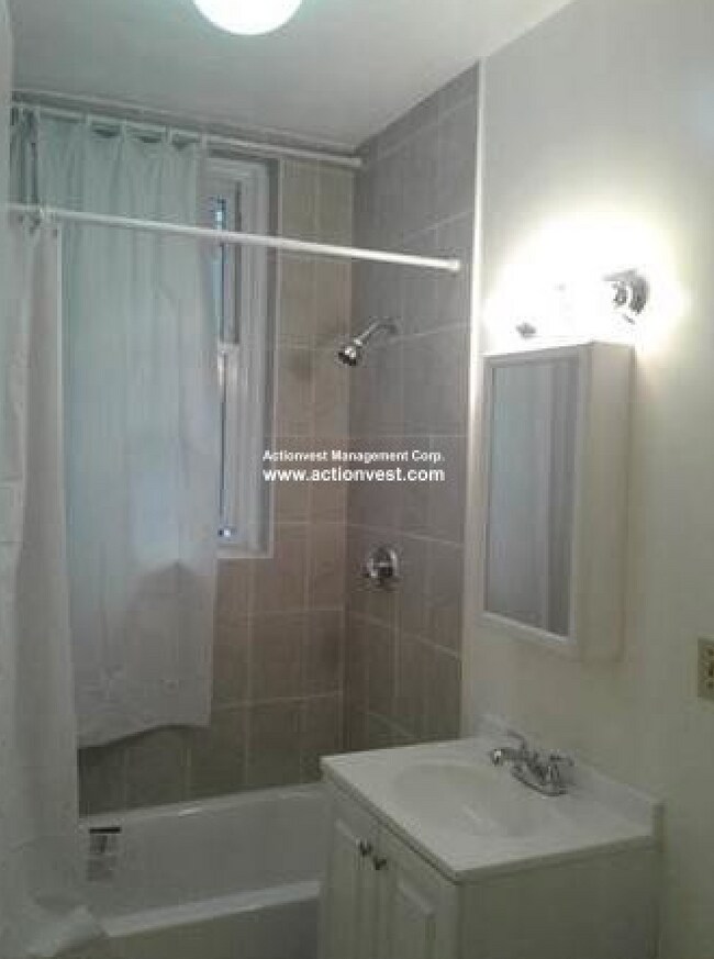 1423 Commonwealth Ave, Unit 204 in Boston, MA - Foto de edificio - Building Photo
