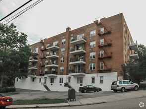 115 Lawton St in Yonkers, NY - Building Photo - Building Photo