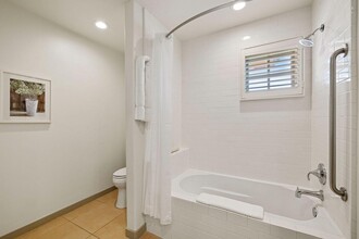 1297 Woodhaven Ln-Unit -209 (single) in Lodi, CA - Building Photo - Building Photo