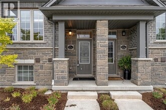 115 S Creek Dr in Kitchener, ON - Building Photo - Building Photo