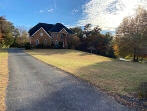 100 Beacon Hill Pl in Lynchburg, VA - Building Photo - Building Photo