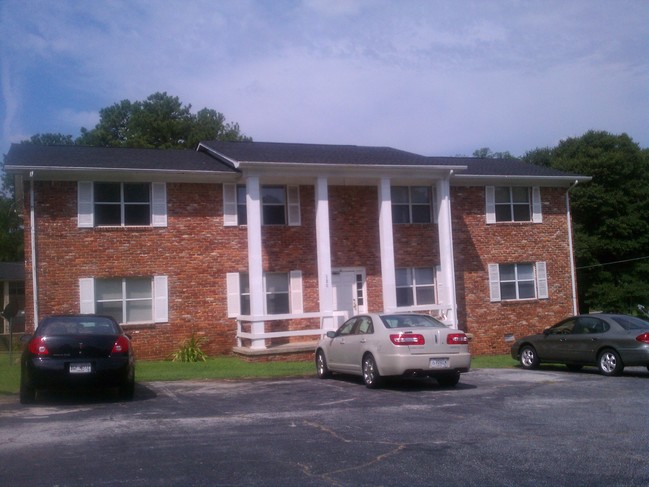 122 Pharr Ave in Jonesboro, GA - Building Photo - Building Photo