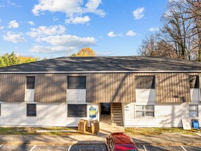 Creekside at Kennedy Mill in High Point, NC - Foto de edificio - Building Photo