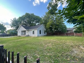 2631 Canary Dr in Dallas, TX - Building Photo - Building Photo