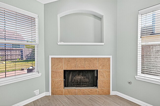 4730 Pin Oak Creek Ln in Houston, TX - Building Photo - Building Photo