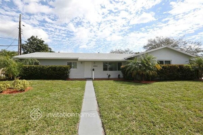 4904 SW 90th Ave