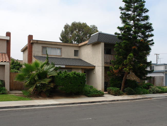 4662 Milo St in Huntington Beach, CA - Building Photo - Building Photo