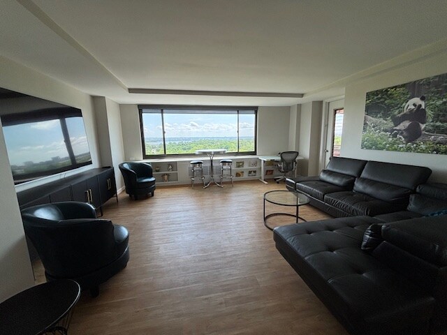 1011 Arlington Blvd, Unit River Place South #831 in Arlington, VA - Building Photo - Building Photo