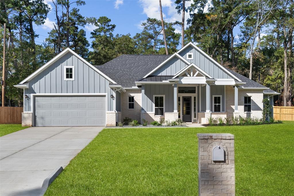 15109 Paradise Ct in Willis, TX - Building Photo