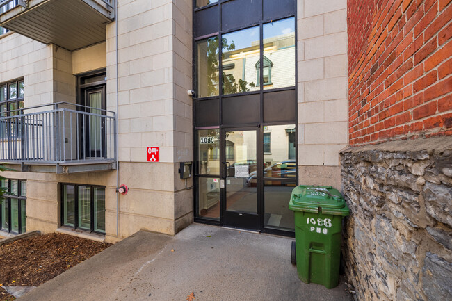 1080 De L'hôtel-De-Ville Av in Montréal, QC - Building Photo - Building Photo