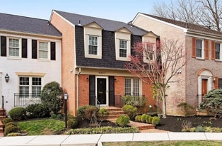 6402 Eastleigh Ct in Springfield, VA - Building Photo