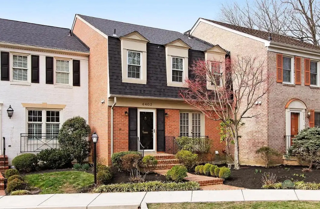 6402 Eastleigh Ct in Springfield, VA - Building Photo