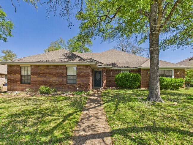 property at 2811 Mescalero Ct