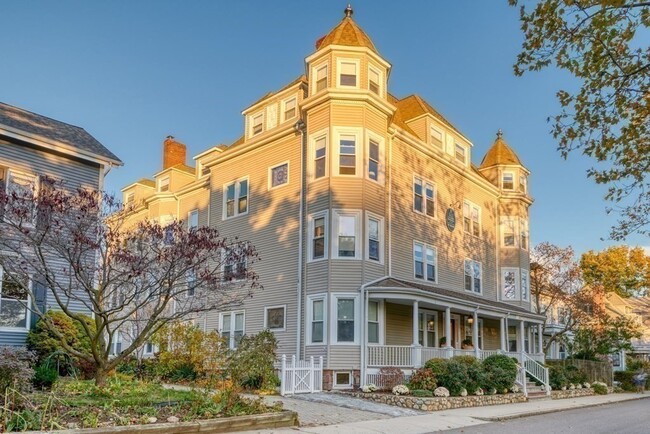 property at 173 Davis Ave
