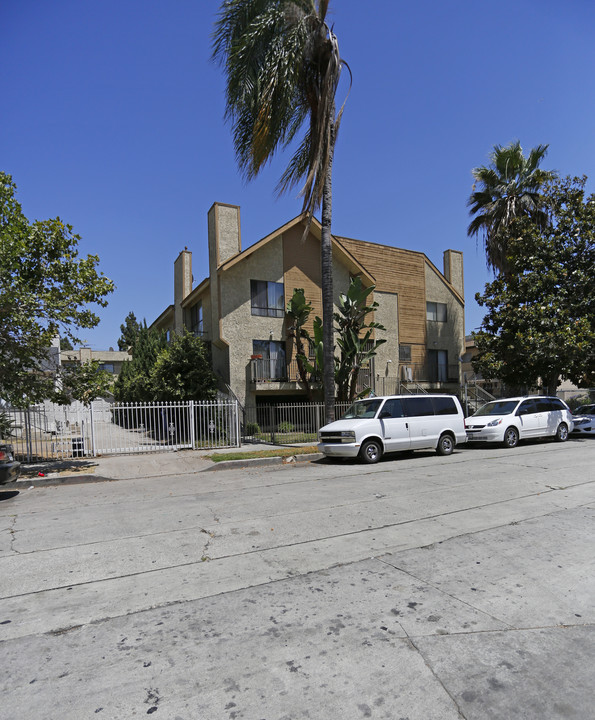 922 S Gramercy Pl in Los Angeles, CA - Building Photo