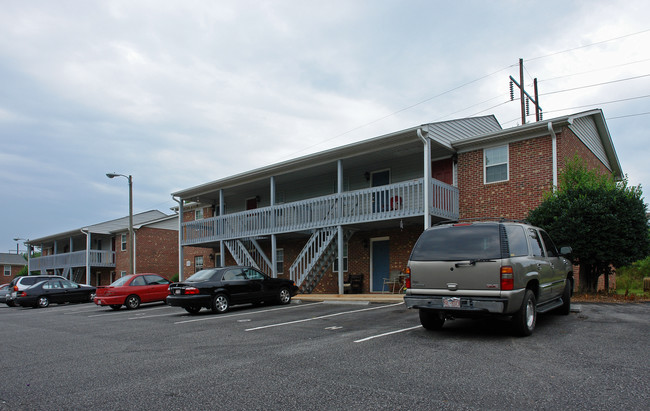 Union Gardens in Randleman, NC - Foto de edificio - Building Photo