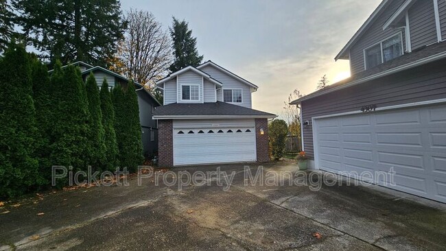 4301 Cobblestone Ln NE in Bremerton, WA - Building Photo - Building Photo