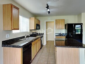 2464 E Westchester Dr in Chandler, AZ - Building Photo - Building Photo